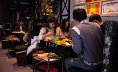 四月，一個(gè)餐飲老板的血淚心路【重慶火鍋底料廠家排名】