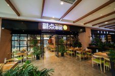 燒烤，是除火鍋之外的第二大業(yè)態(tài)。近兩年燒烤群雄并起，北京更是各大燒烤品牌的必爭(zhēng)之地，競(jìng)爭(zhēng)異常激烈【重慶火鍋底料在哪里買】