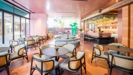 “白天做快餐，晚上變酒吧！”中式快餐巨頭的新探索是“冒險”還是“突破”？【重慶火鍋底料批發(fā)在哪】