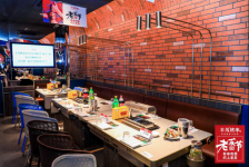 營收5.5億燒烤巨頭，曾靠賣烤爐發(fā)工資，誰的創(chuàng)業(yè)不是如履薄冰【重慶火鍋底料廠家排名】