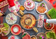 餐飲這個不存在藍海市場的行業(yè)而言，任何從0到1的過程都是九死一生，不要妄想自己的優(yōu)勢一定無懈可擊，相反的是浪費很多力氣，可能仍然無法突破品