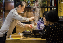 十年三次轉(zhuǎn)型，百店規(guī)模的九鍋一堂為啥要做重慶菜？