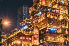 走訪(fǎng)長(zhǎng)沙、重慶等地后，我總結(jié)出一套廣告牌“吸金術(shù)”