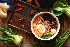 一次臭三天的螺螄粉火鍋，為何火爆全國如此“上頭”？