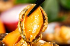 堂食預(yù)制菜，圖他價(jià)格高還是圖他熱得快？