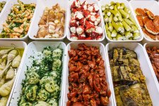 連衣服都賣！廣州餐飲自救有辦法！