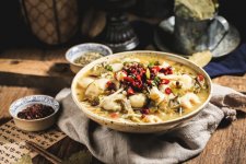 靠酸菜魚扛起營(yíng)收大旗，叮叮懶人菜能走多遠(yuǎn)？叮叮懶人菜擬在廣東新建研發(fā)智造基地