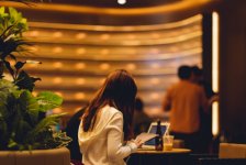 在這家上海新開業(yè)的茶飲店，我們看到了茶在下階段的可能性