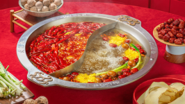 大龍燚上新“黑暗”清湯鍋底，這次要「黑」出火鍋圈了？大龍燚上新“黑暗”清湯鍋底，這次要「黑」出火鍋圈了？